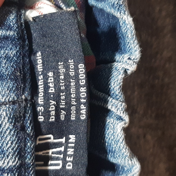 🧡5 for 20🧡0-3 GAP and Guess outfit - Picture 6 of 9